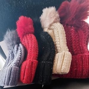 Thick knitted hat and neck scarf set